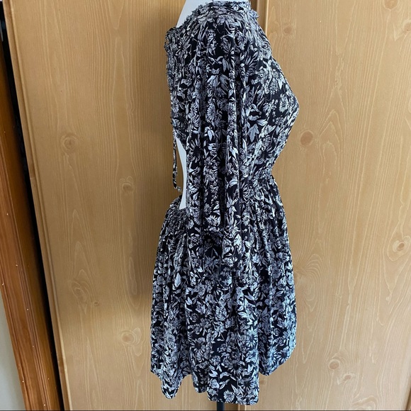 Olivaceous • Black & White Floral Open Back Mini Dress - Picture 8 of 12